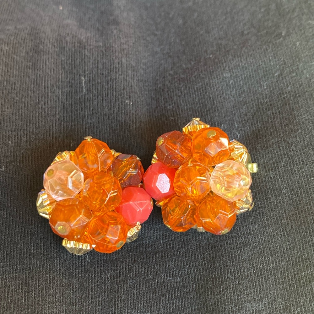 Vintage 1960 Clip earrings